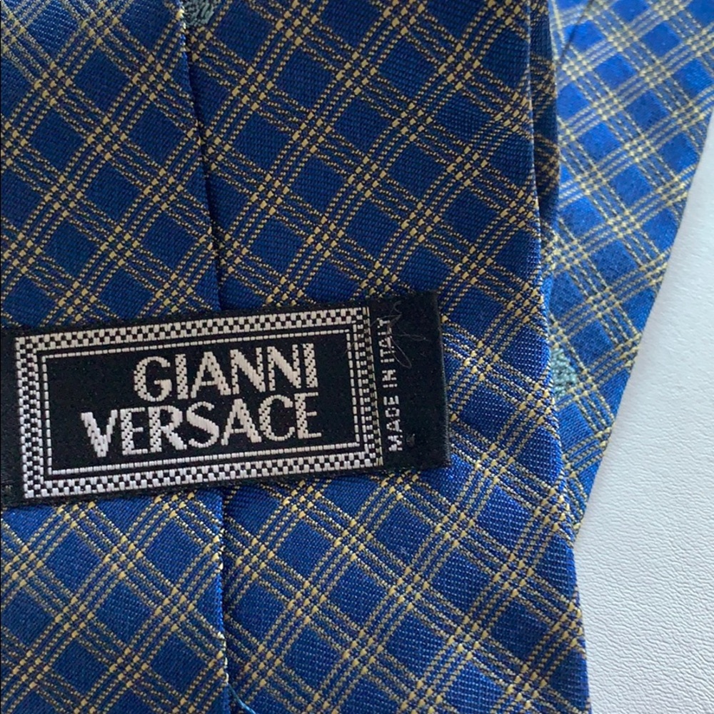 Versace tie - Picture 3 of 4